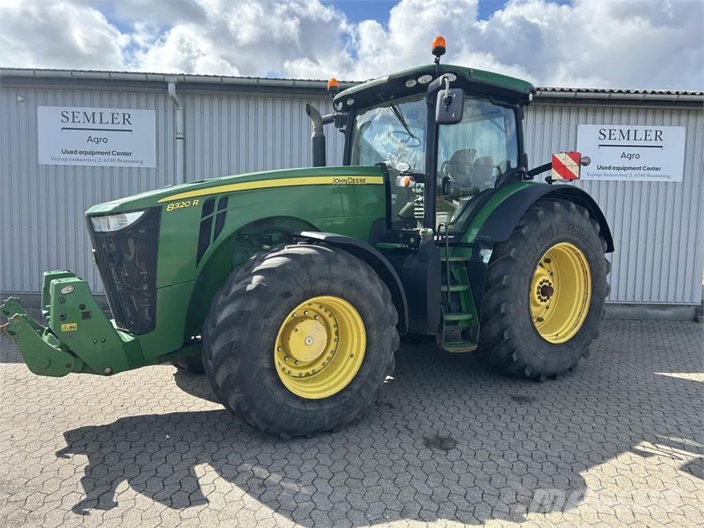 John Deere 8320R Traktoriai