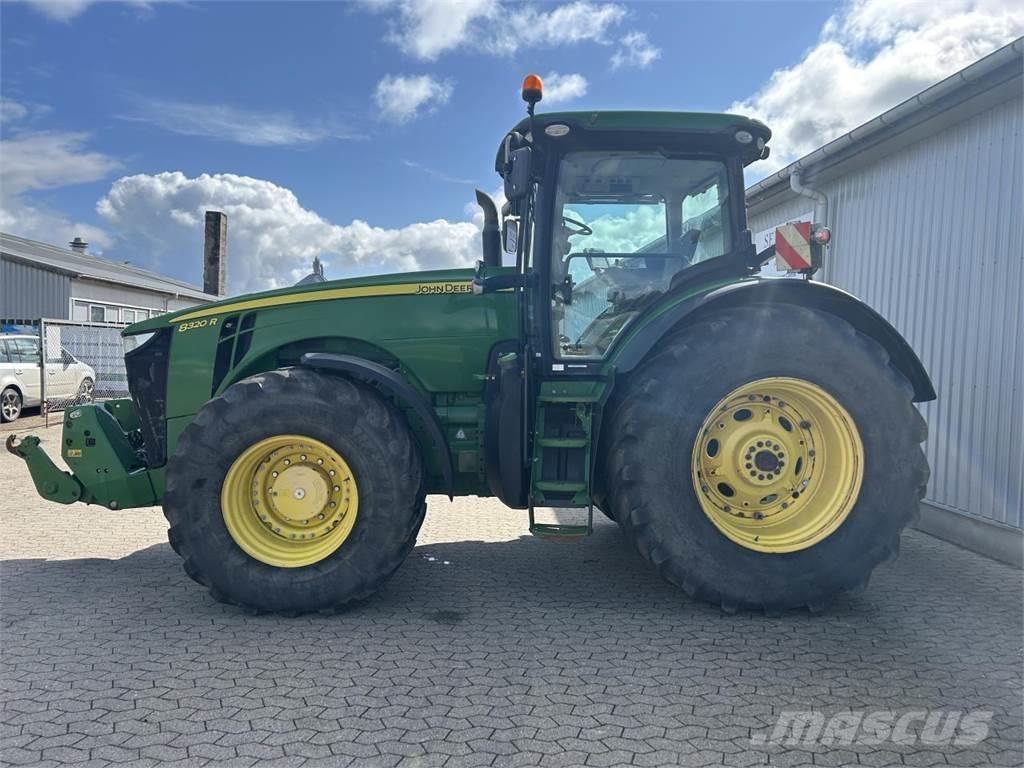 John Deere 8320R Traktoriai