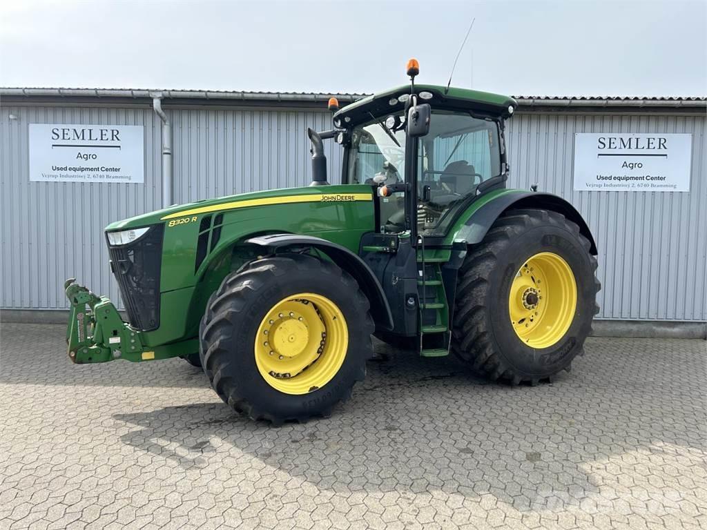 John Deere 8320R Traktoriai