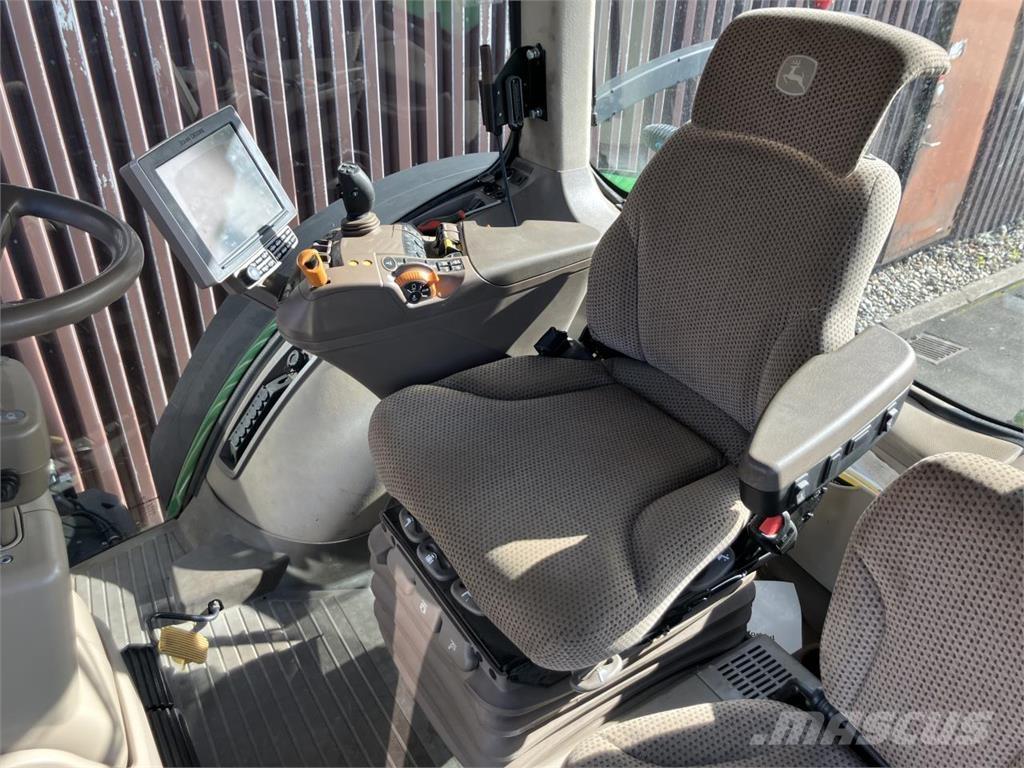 John Deere 8320R Traktoriai