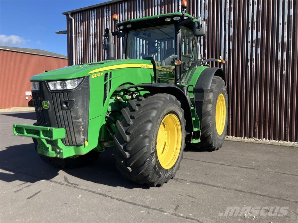 John Deere 8320R Traktoriai