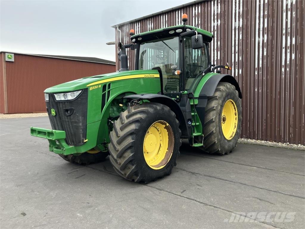 John Deere 8320R Traktoriai