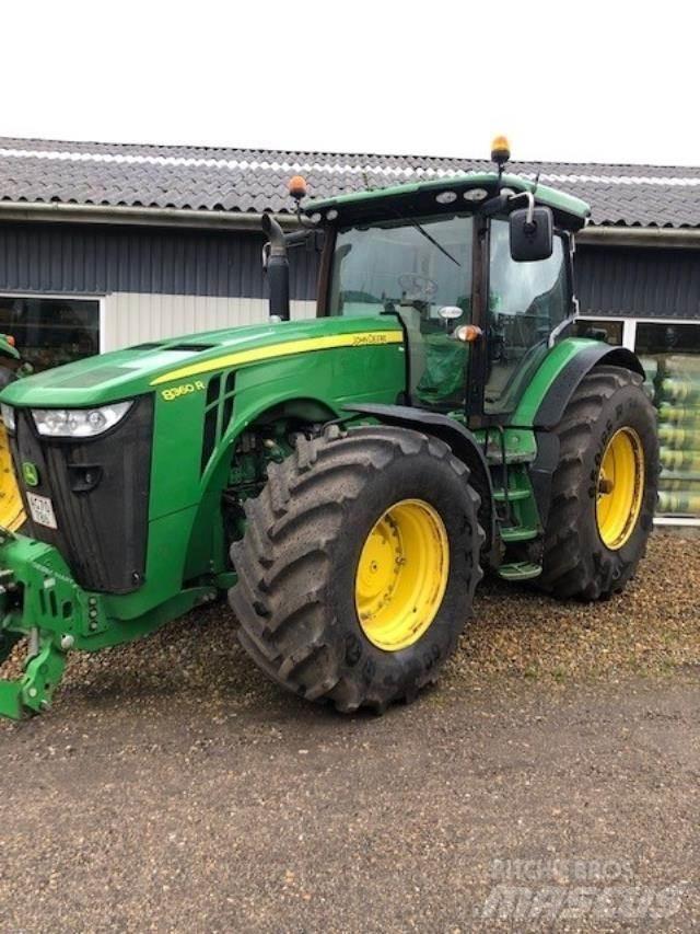 John Deere 8360R Traktoriai