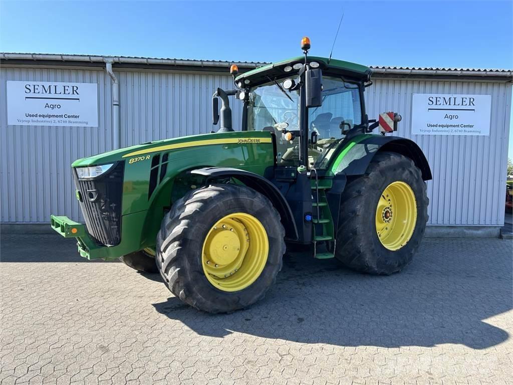 John Deere 8370R Traktoriai