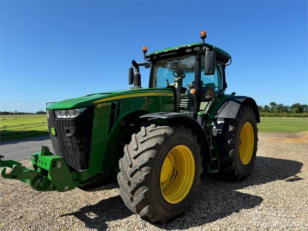 John Deere 8370R Traktoriai