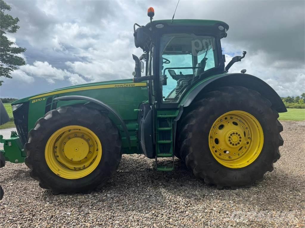 John Deere 8370R Traktoriai