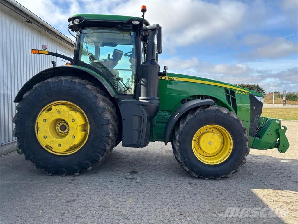 John Deere 8400R Traktoriai