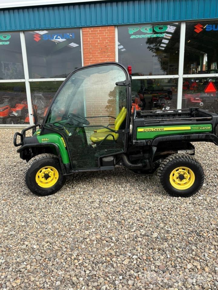 John Deere 855D Visureigiai