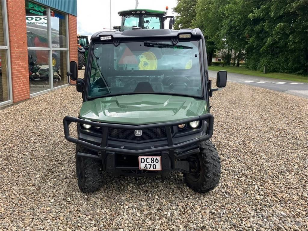 John Deere 865M Visureigiai