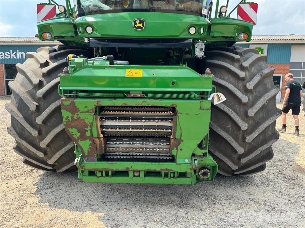 John Deere 8700 Pašarų kombainai
