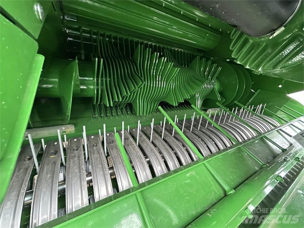John Deere C441R Ritinių presai