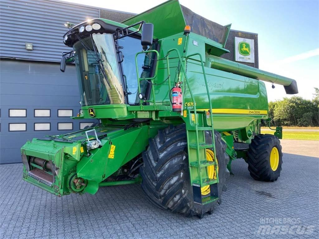 John Deere C670 Derliaus nuėmimo kombainai