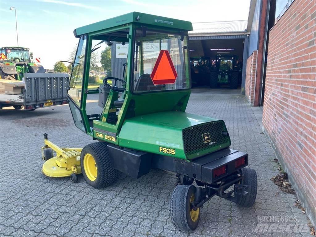 John Deere F935 Naudoti kompaktiški traktoriai