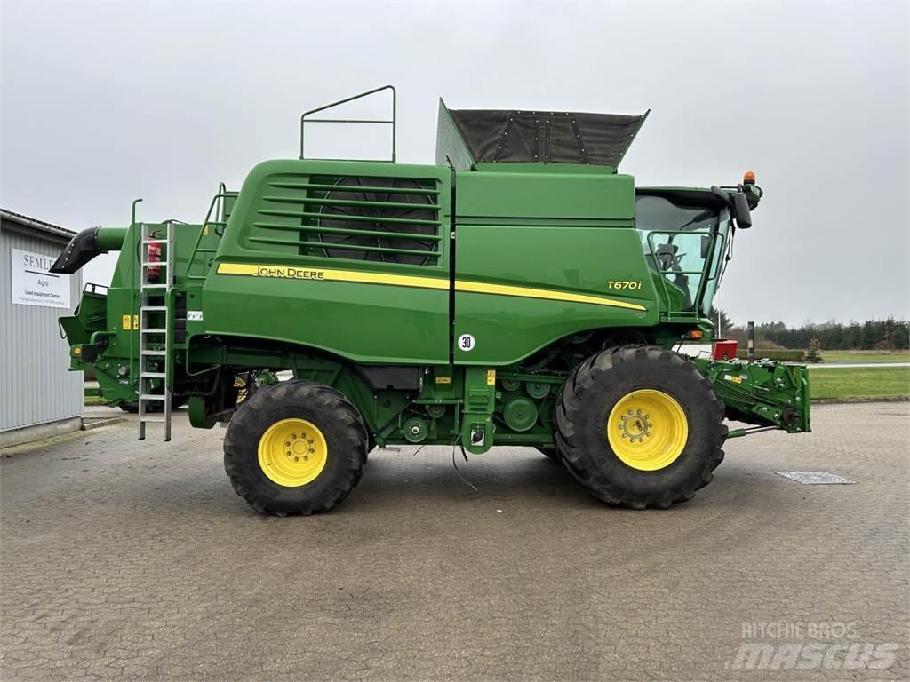 John Deere T670 Derliaus nuėmimo kombainai
