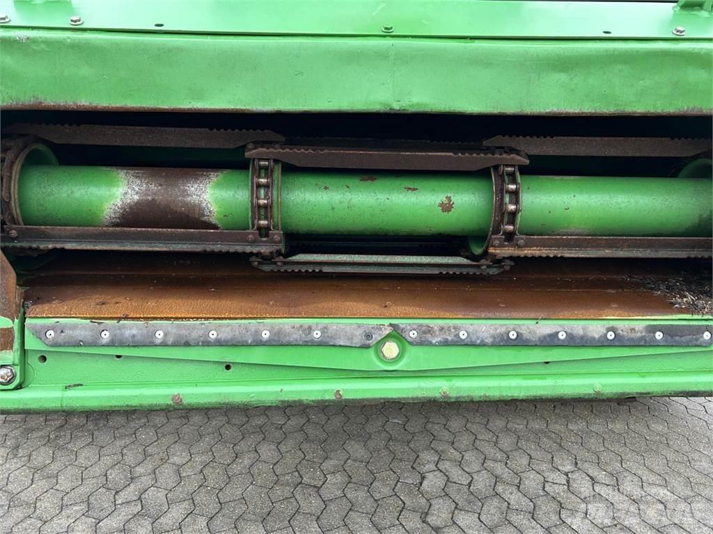 John Deere T670 Derliaus nuėmimo kombainai