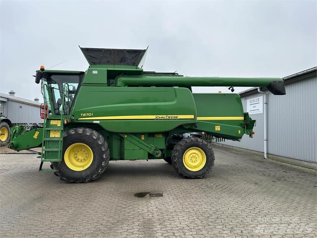 John Deere T670 Derliaus nuėmimo kombainai