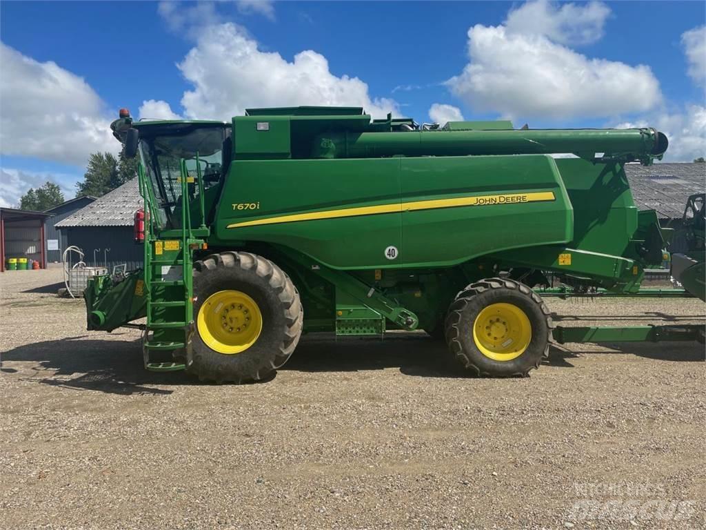 John Deere T670I Derliaus nuėmimo kombainai