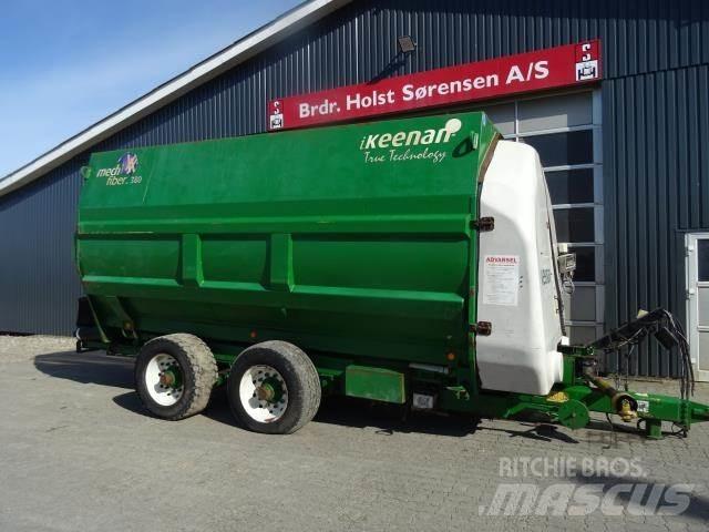 Keenan MF 380 Pašarų vežimai