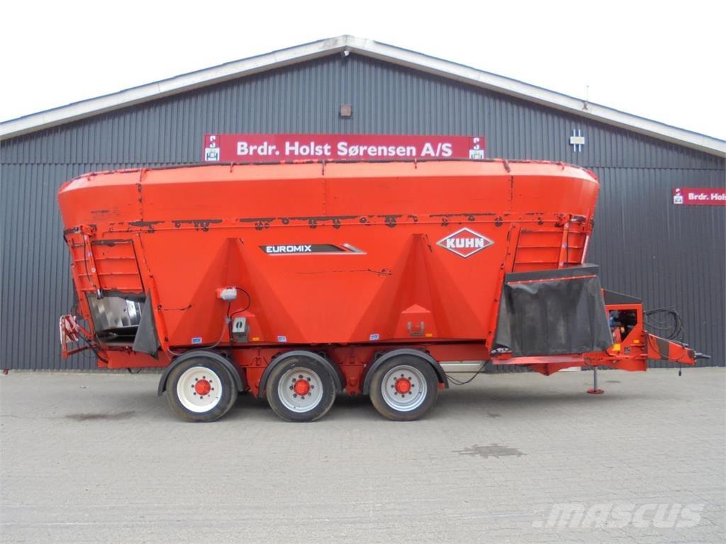 Kuhn 45.3 DL Pašarų vežimai
