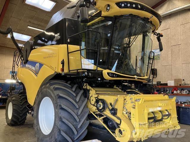New Holland CR9.80 Derliaus nuėmimo kombainai