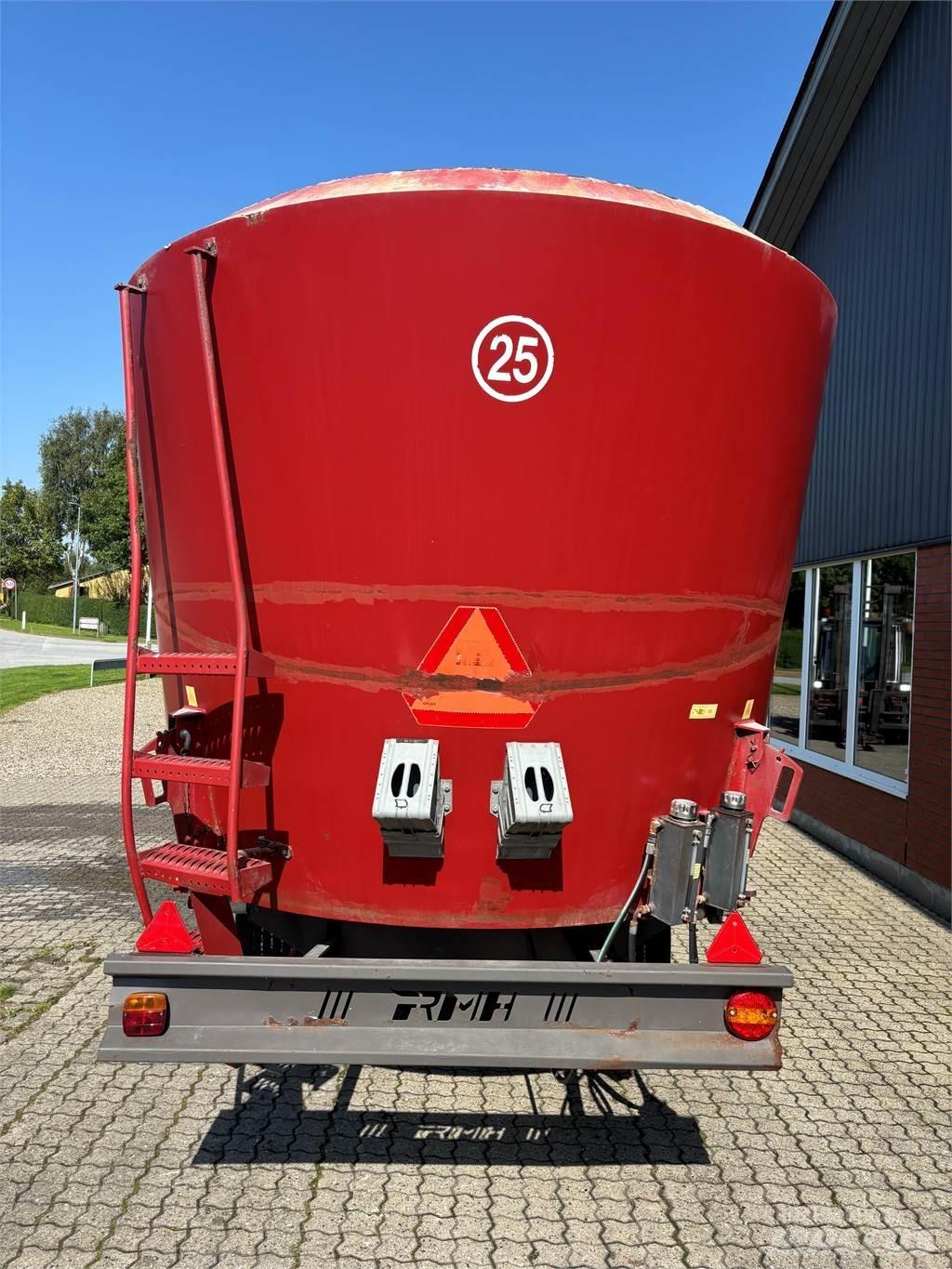 RMH MIXELL 22 Pašarų vežimai