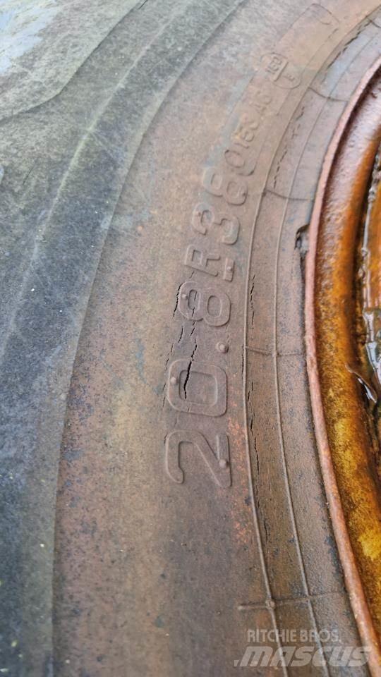 Schaad 20.8R38 Padangos, ratai ir ratlankiai