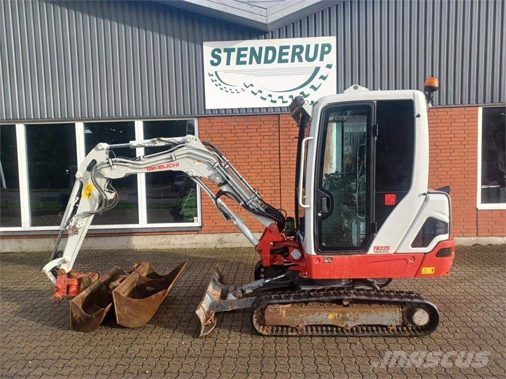 Takeuchi TB225 Mini ekskavatoriai < 7 t
