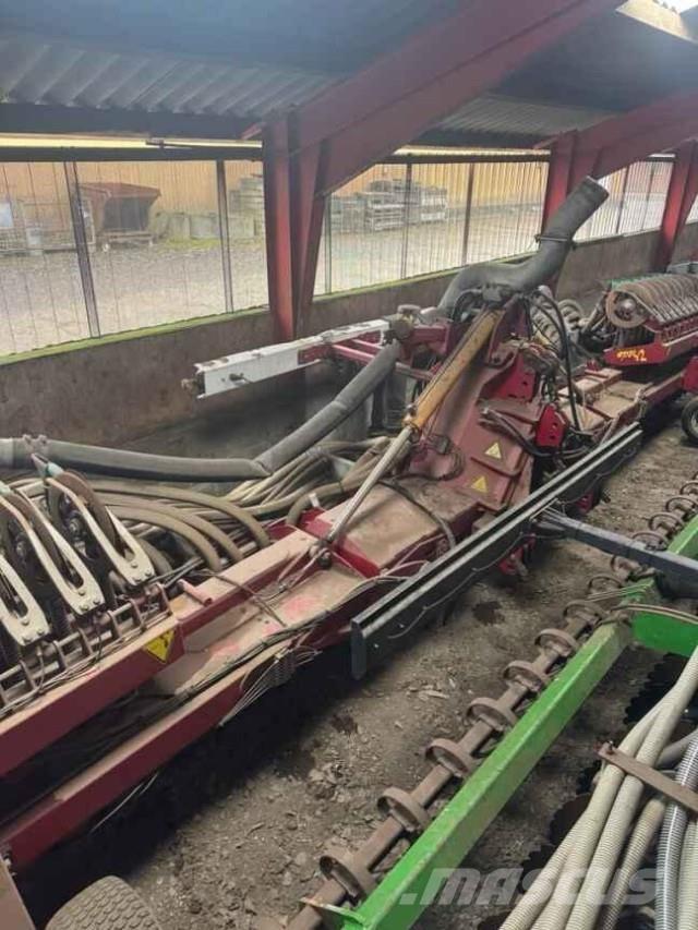 Vredo 12 Skystų trąšų purkštuvai