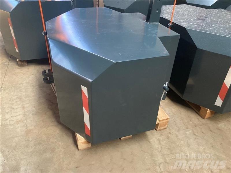  - - -  1800 KG Priekiniai svoriai