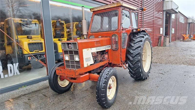 Case IH 824 Traktoriai