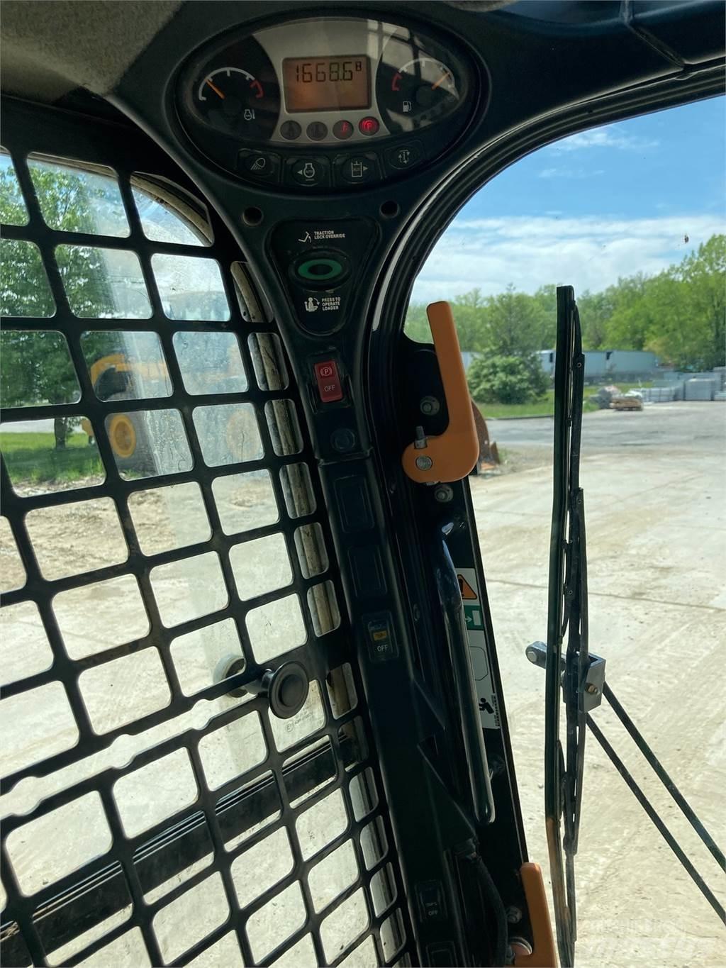 Bobcat T740 Mini krautuvai
