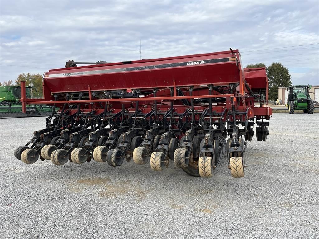 Case IH 5500 Sėjimo technika