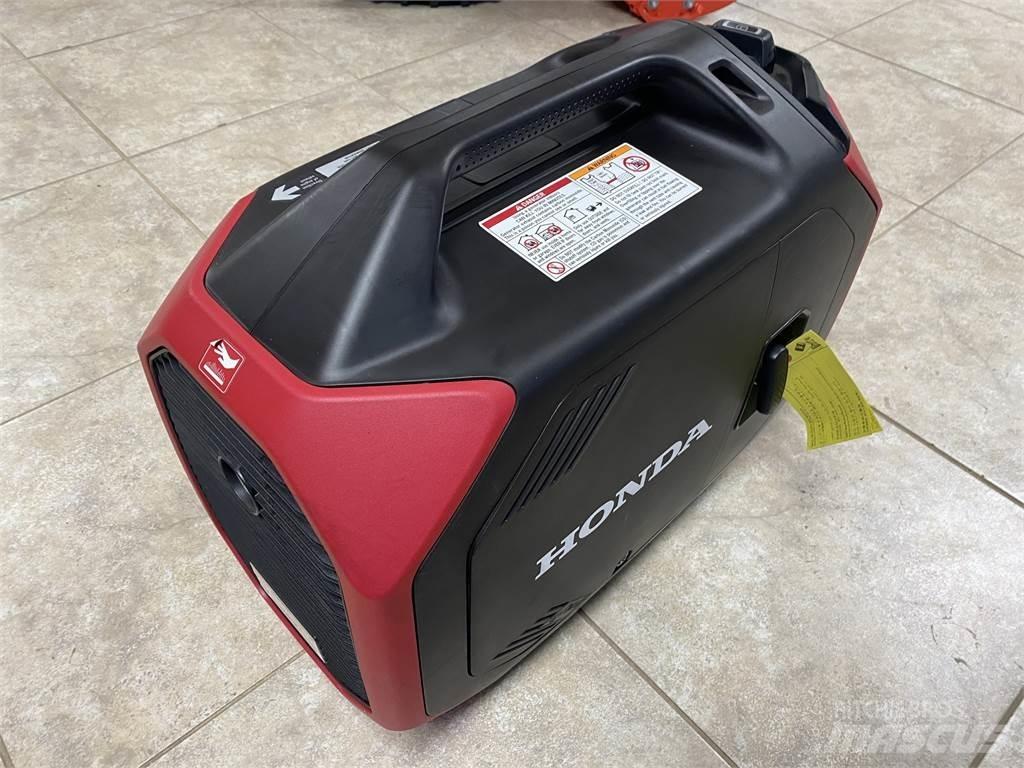 Honda EU3200I Apšvietimo bokšteliai
