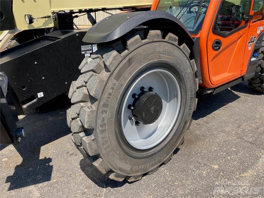 JLG 1055 Teleskopiniai krautuvai