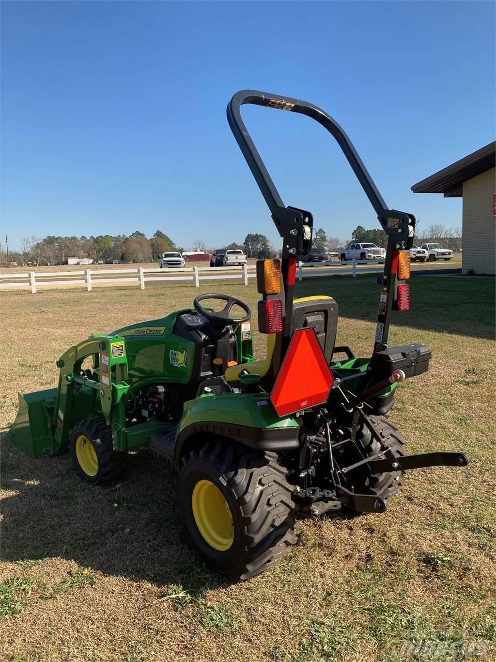 John Deere 1023E Naudoti kompaktiški traktoriai