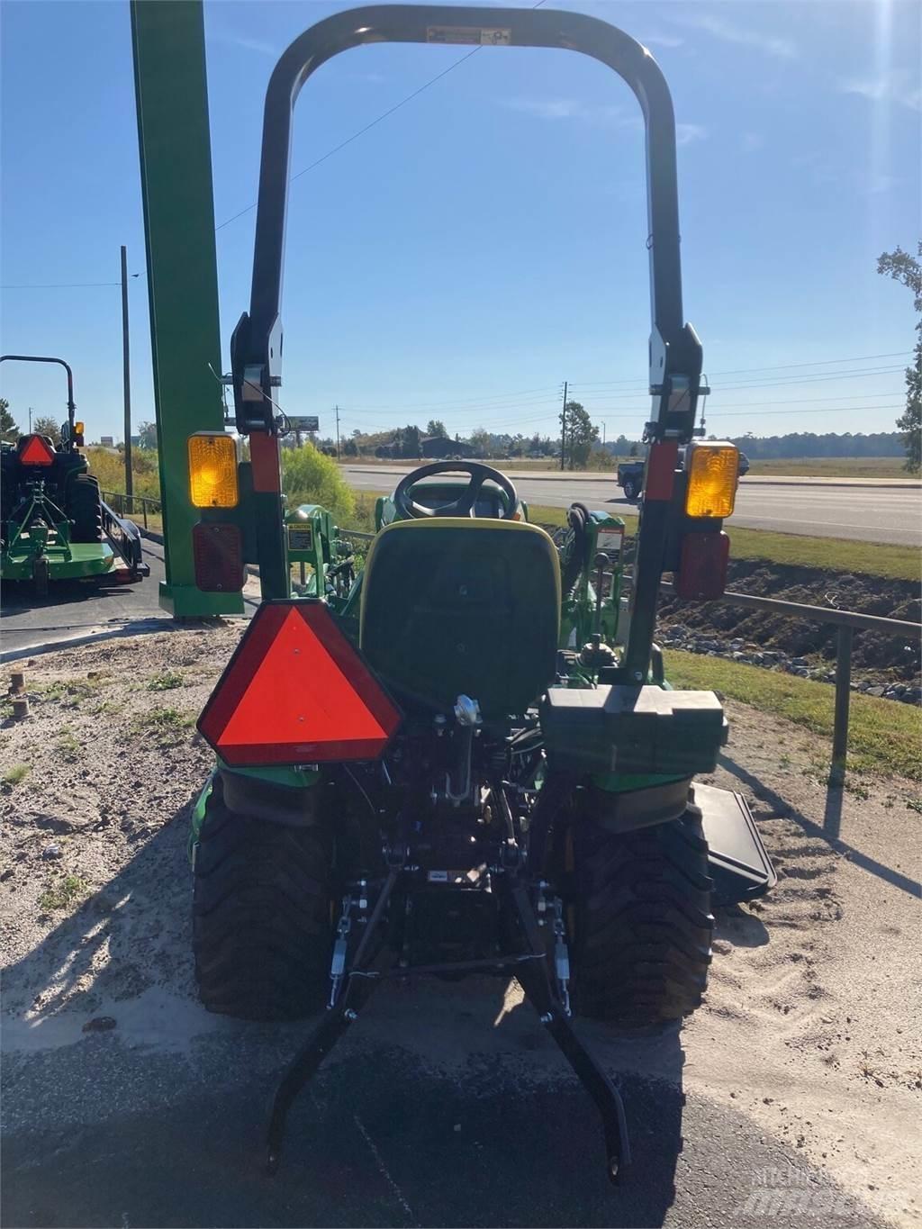 John Deere 1023E Naudoti kompaktiški traktoriai