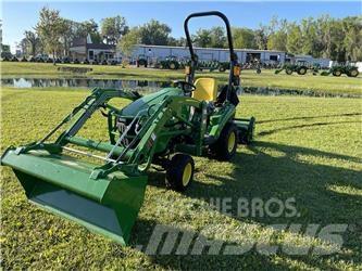 John Deere 1023E Naudoti kompaktiški traktoriai