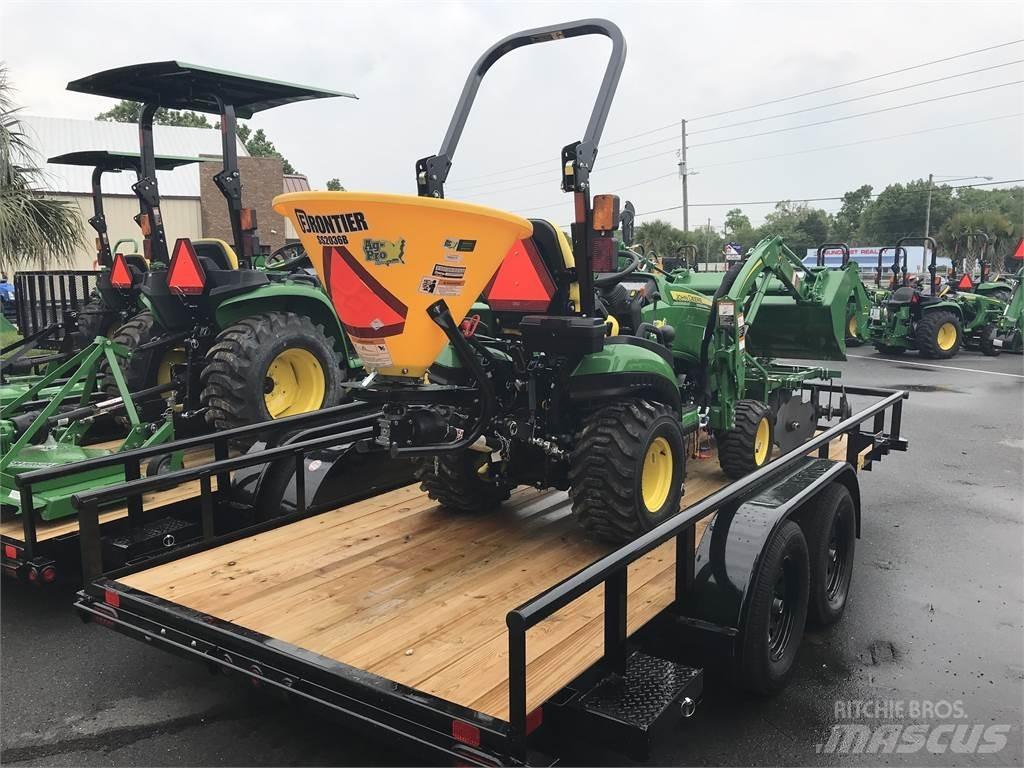 John Deere 1025R Naudoti kompaktiški traktoriai