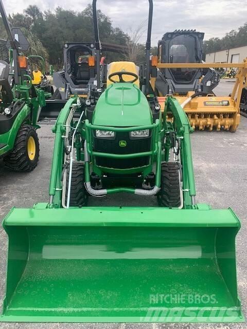 John Deere 1025R Naudoti kompaktiški traktoriai