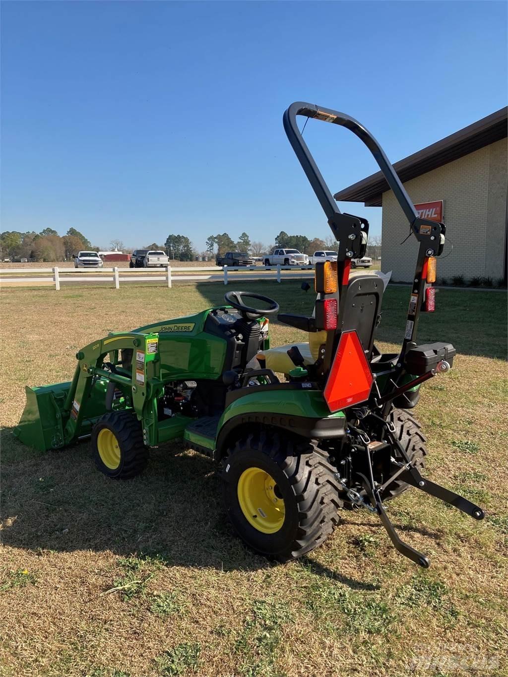 John Deere 1025R Naudoti kompaktiški traktoriai