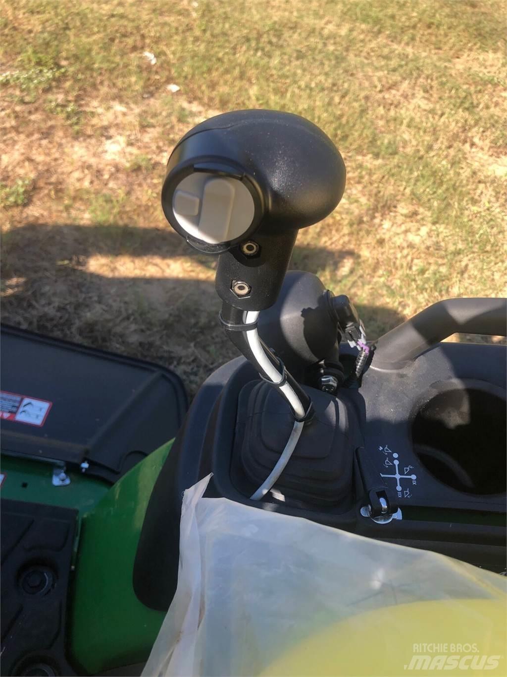 John Deere 1025R Naudoti kompaktiški traktoriai