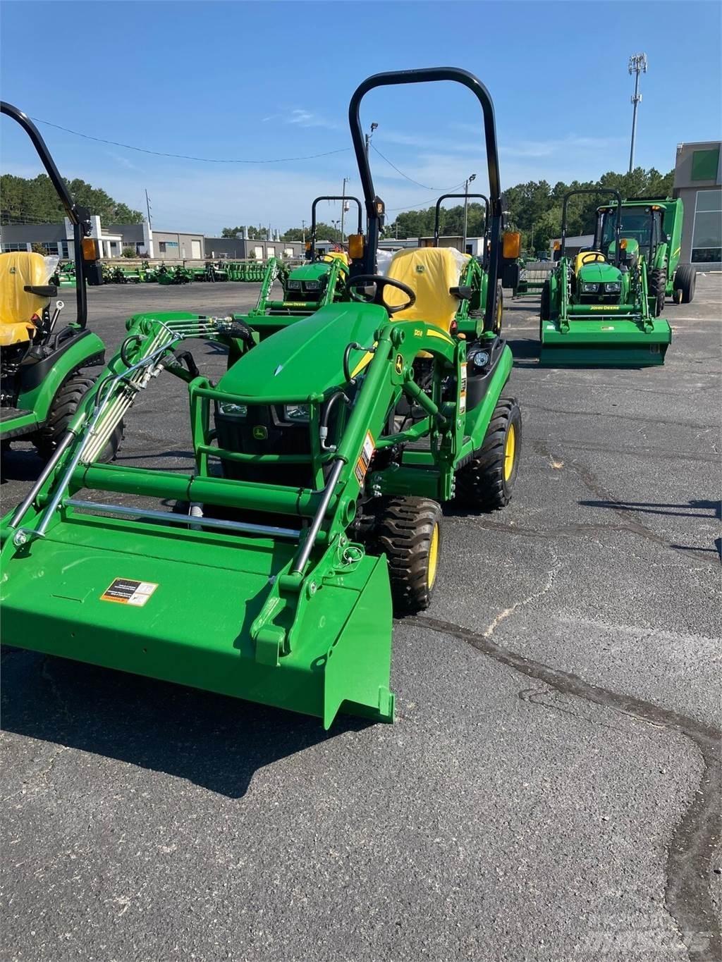 John Deere 1025R Naudoti kompaktiški traktoriai