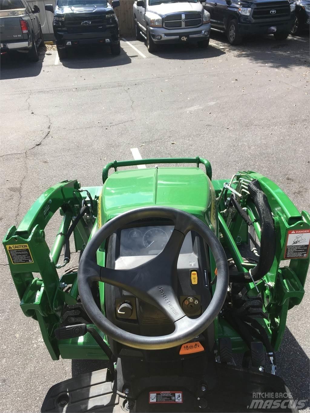 John Deere 1025R Naudoti kompaktiški traktoriai