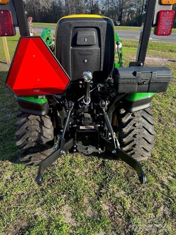 John Deere 1025R Naudoti kompaktiški traktoriai