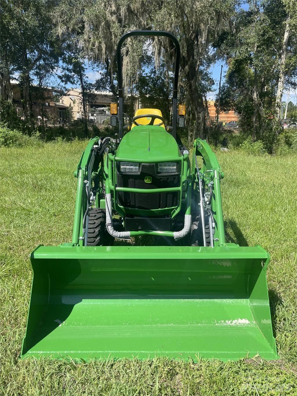 John Deere 1025R Naudoti kompaktiški traktoriai