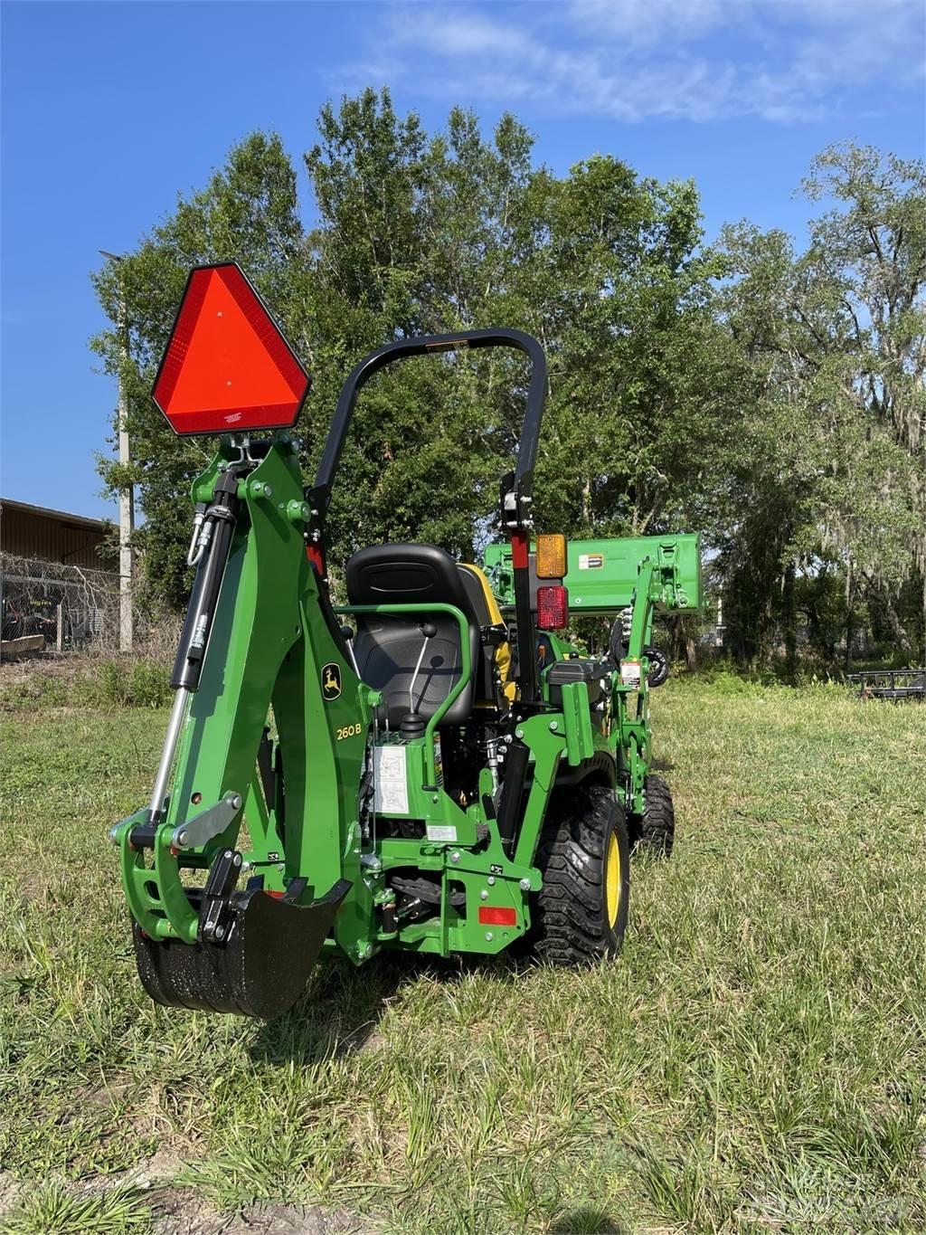 John Deere 1025R Naudoti kompaktiški traktoriai