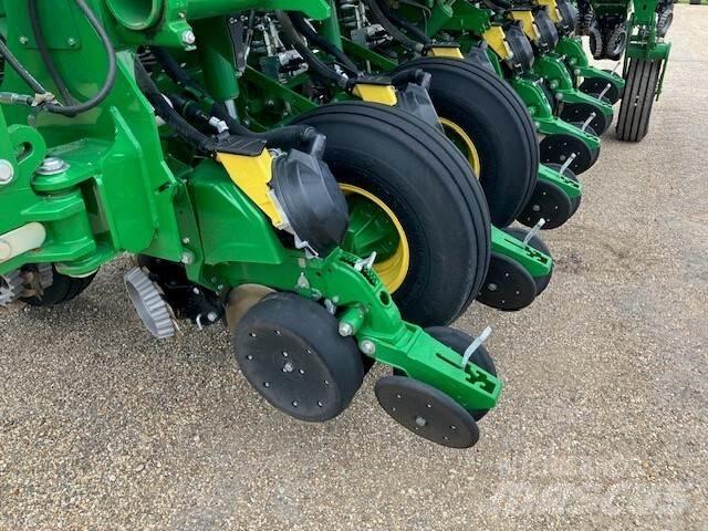 John Deere 1795 Sodinimo technika