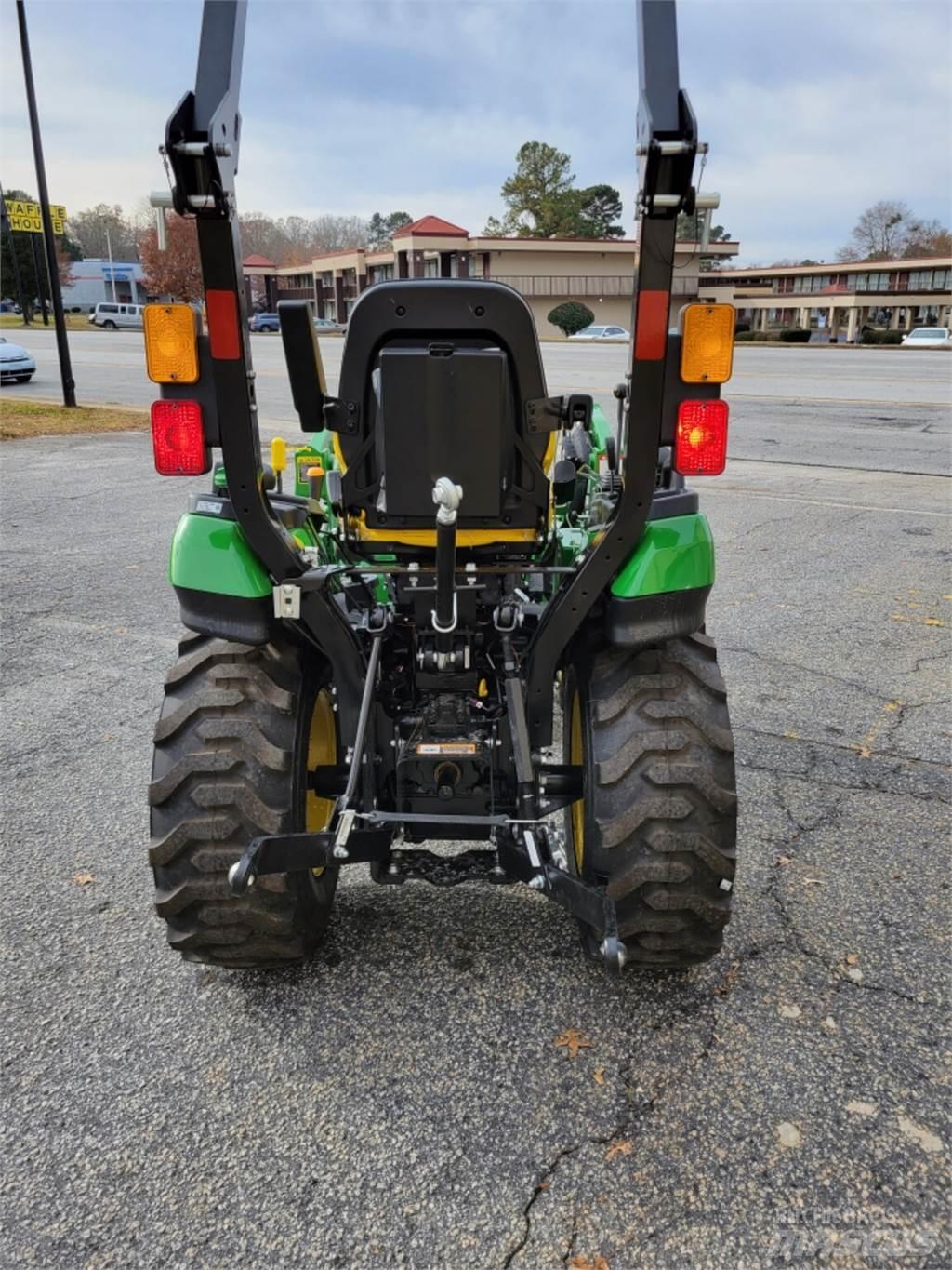 John Deere 2025R Naudoti kompaktiški traktoriai