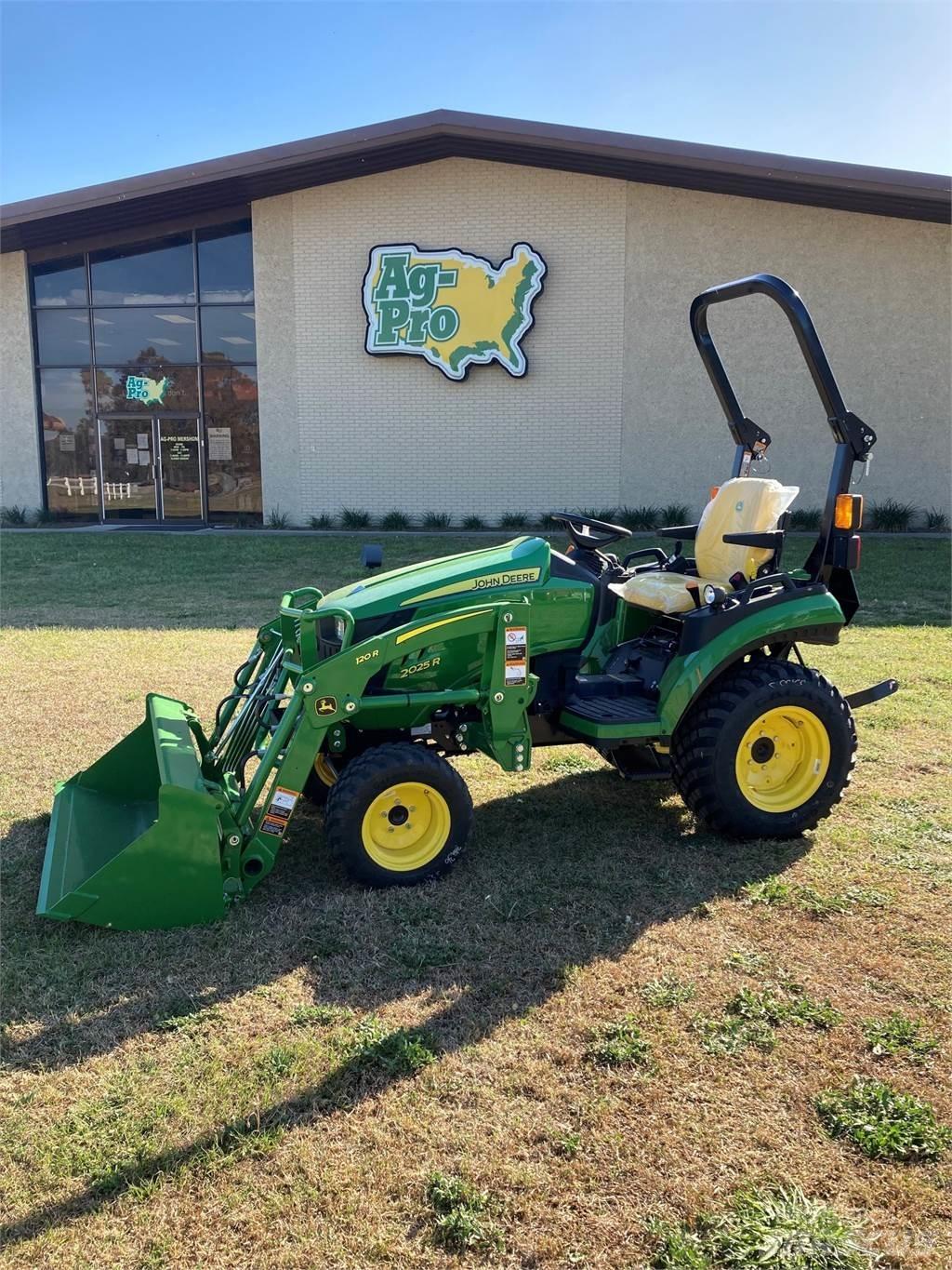 John Deere 2025R Naudoti kompaktiški traktoriai