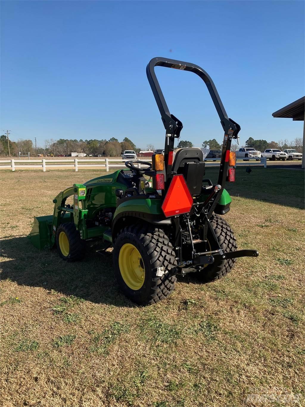 John Deere 2025R Naudoti kompaktiški traktoriai